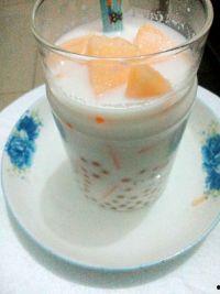 用哈密瓜牛奶做吃的视频,夏日清凉饮品新体验