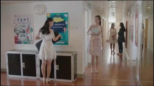 三个女人吃瓜视频,揭秘三位女性吃瓜背后的故事