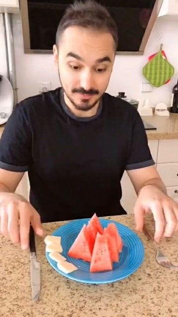 来中国的老外吃瓜视频