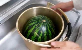 地主窝里横吃瓜视频